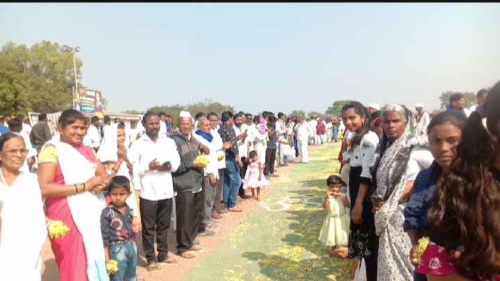 तथागताच्या अस्थि दर्शनासाठी येवला मुक्तभूमी येथे लोटला हजारोचा जनसागर