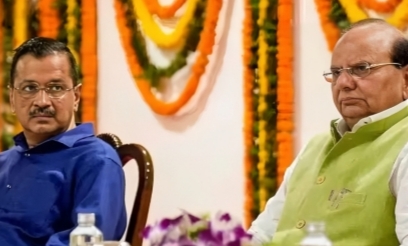 सुप्रीम कोर्टाचा निर्णय केंद्राने फिरवला, दिल्ली सरकारच्या विरोधात अध्यादेश ,बदलीचे अधिकार केंद्राकडेच