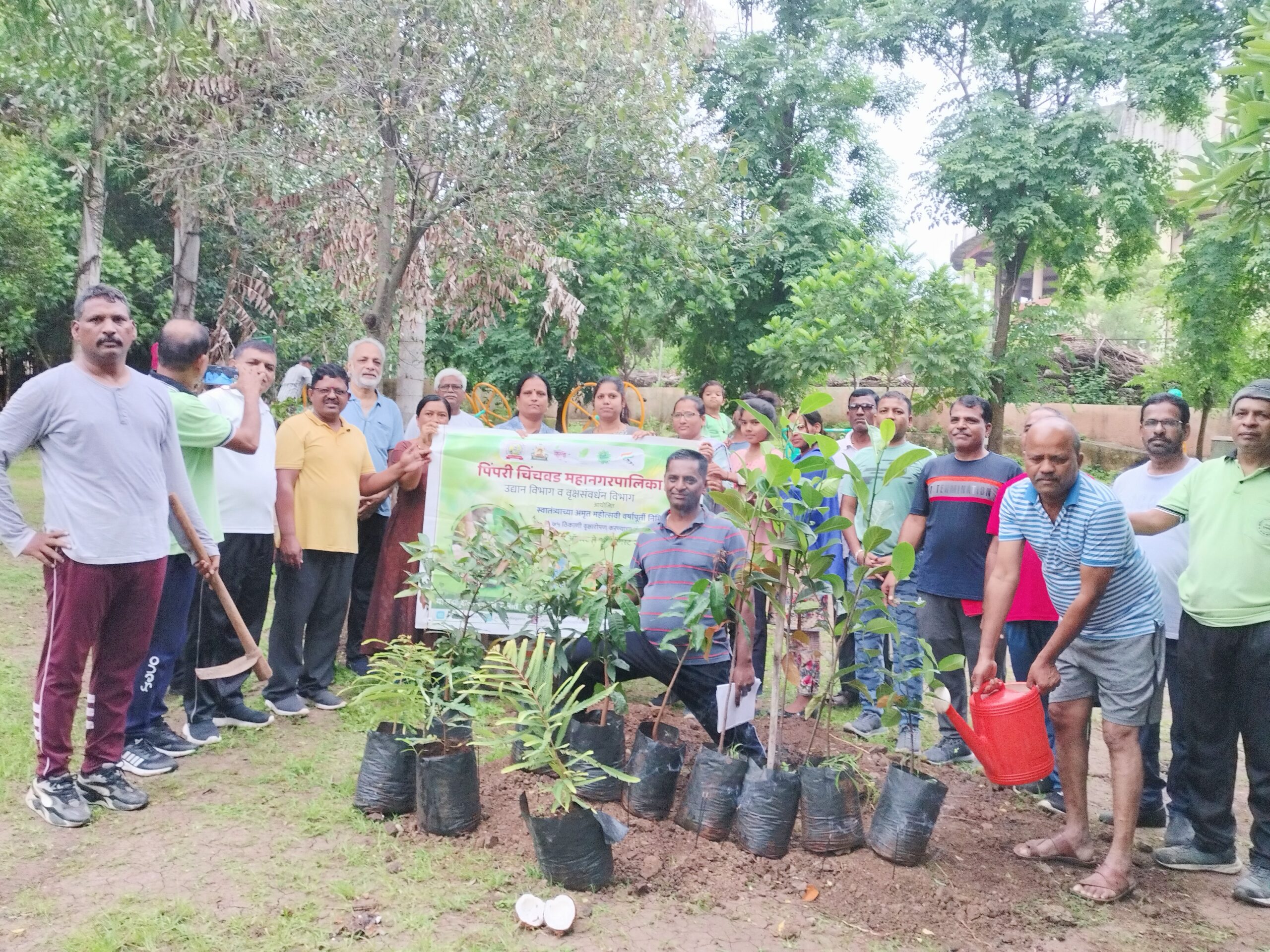 पिंपरी चिंचवड महापालिका उद्यान विभाग व वृक्ष संवर्धन विभागा च्या वतीने साई गार्डन येथे मोठ्या उत्साहात वृक्ष लागवड साजरी .