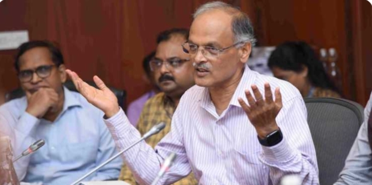 लोकसभा 2024 निवडणुकी च्या तयारीसाठी निवडणूक आयोगाने घेतला आढावा.👇👇👇👇👇👇