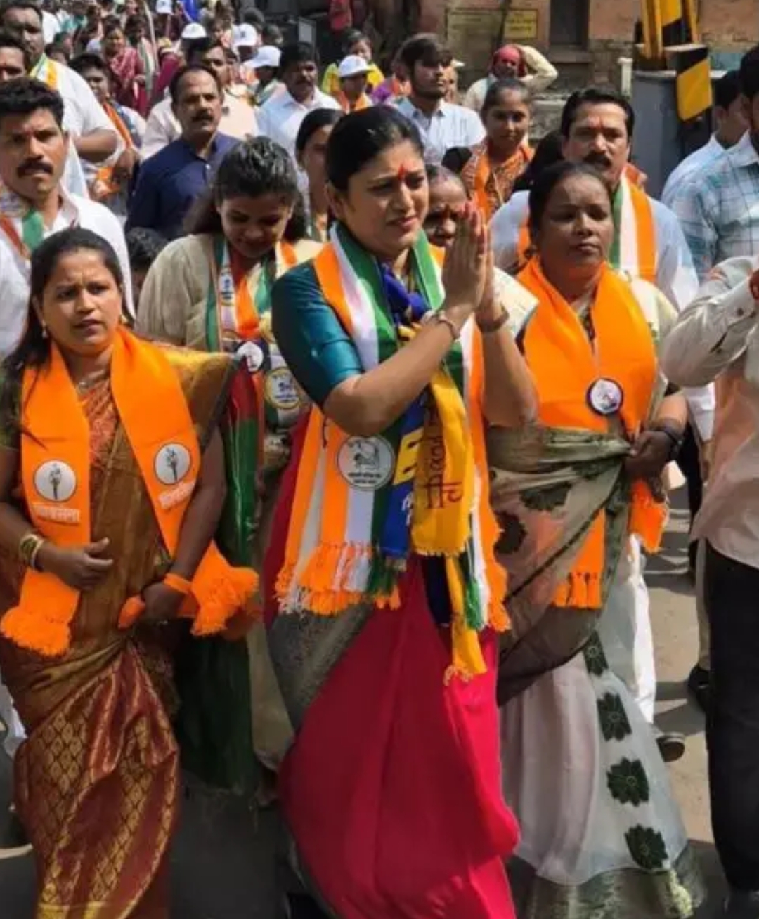 दापोडी परिसरात डॉ. सुलक्षणा शीलवंत यांना जनतेचा उत्स्फूर्त प्रतिसाद.