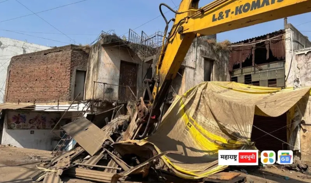 चिखली कुदळवाडीतील अनाधिकृत बांधकामे आणि पत्राशेड व भंगार दुकानावर महापालिकेचा हातोडा ,अनेक दुकाने भुई सपाट.