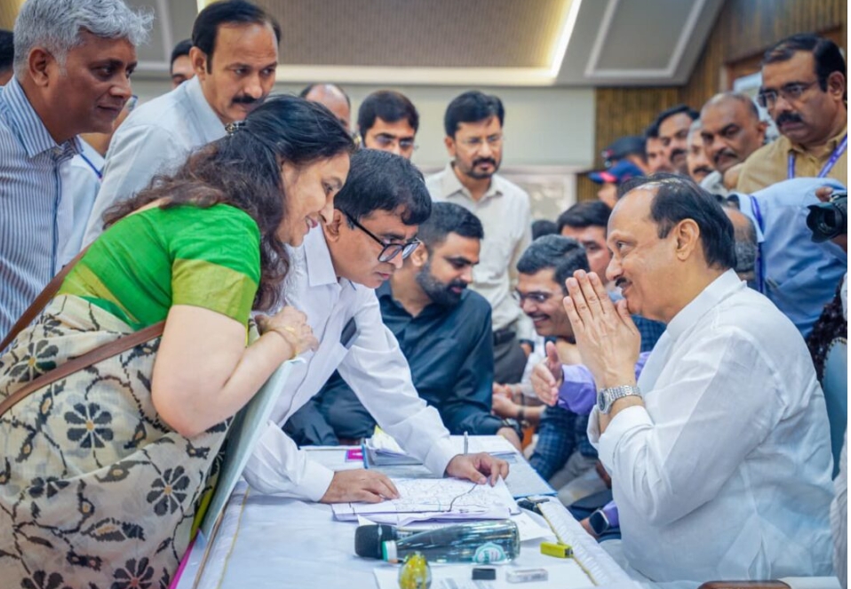 अजित दादा यांच्या जनसंवाद उपक्रमाने नागरिकाच्या समस्याचा तात्काळ तोडगा.