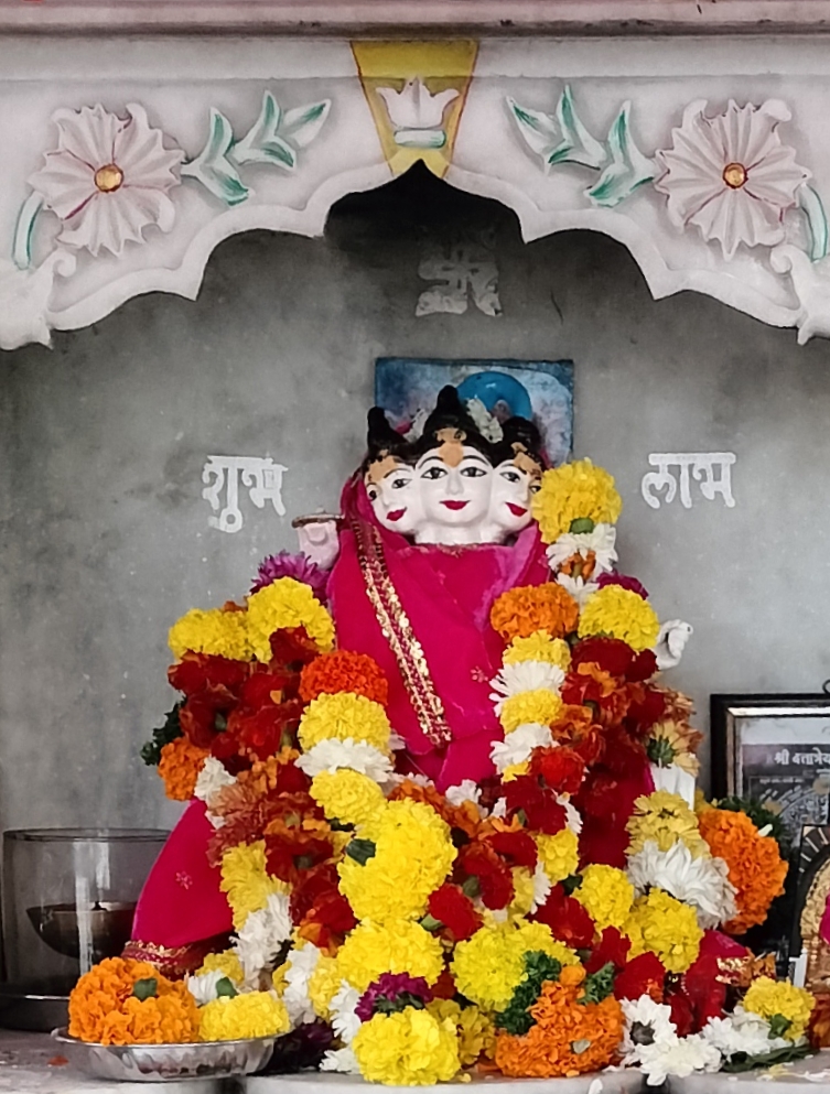 गुरुदेव जयंती उत्सव सोहळा सौ.रुपालीताई परशुराम आल्हाट यांच्या पुढाकारातून मोठ्या उत्साहात साजरा.